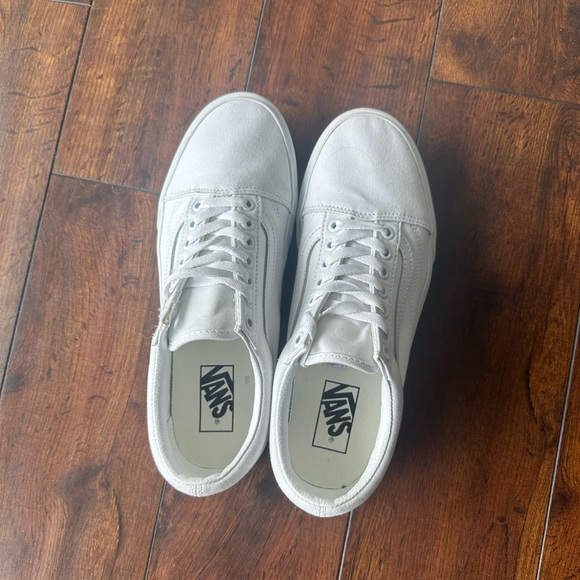 Vans white sneakers women’s size 10 - Picture 3 of 5